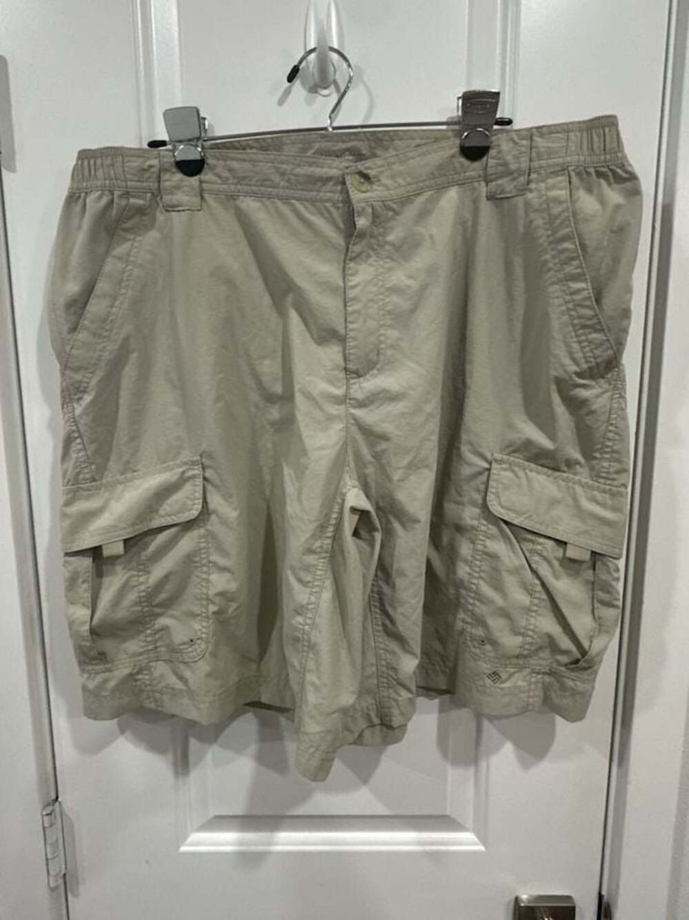 Columbia Men's Tan Cargo Hiking Shorts